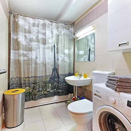 Boutique Style Apartment *